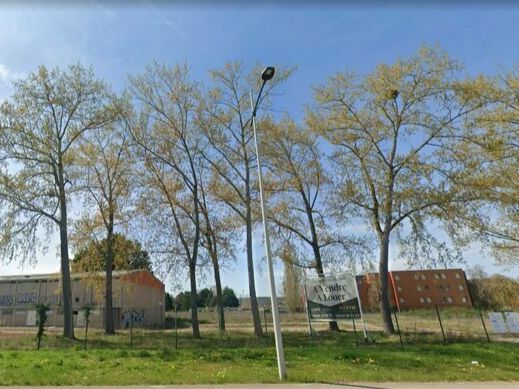 Vente local d''activites 2000 m² non divisibles