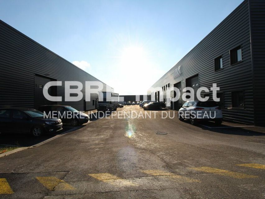 Location local d''activites 170 m² non divisibles
