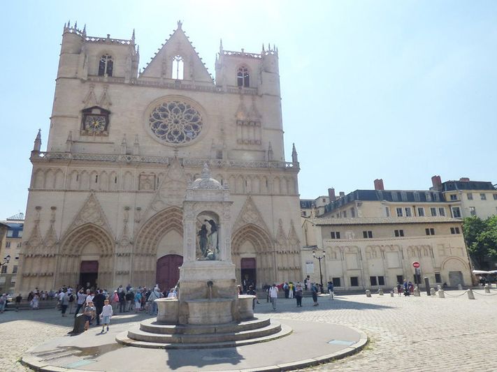 Local commercial à céder de 115m² situé dans le Vieux Lyon