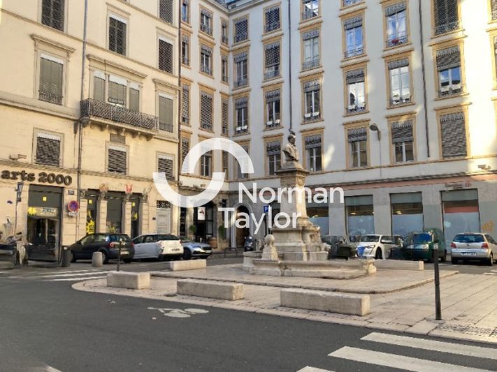 Location local commercial 55 m² non divisibles