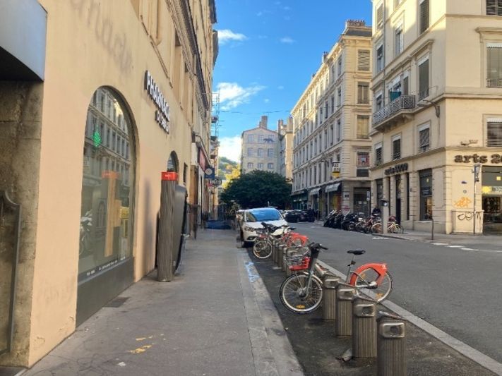 LYON 1er - Local commercial d'environ de 55 m² à louer proche d'Hôtel de Ville