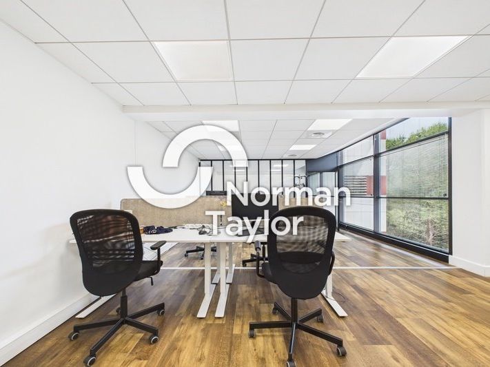 Location bureaux 164.6 m² non divisibles