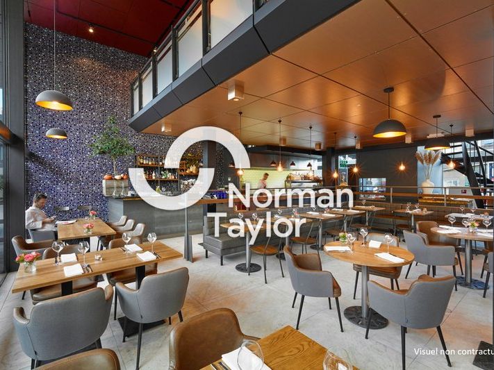 Location local commercial 247.15 m² non divisibles