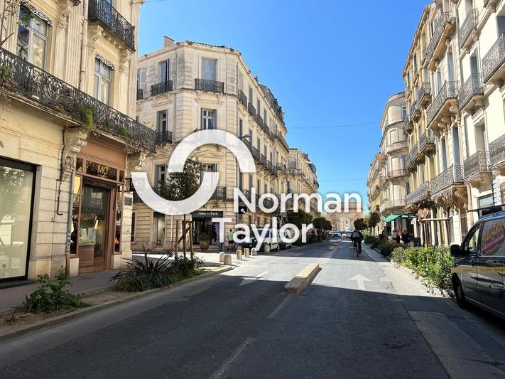 Location local commercial 243 m² non divisibles