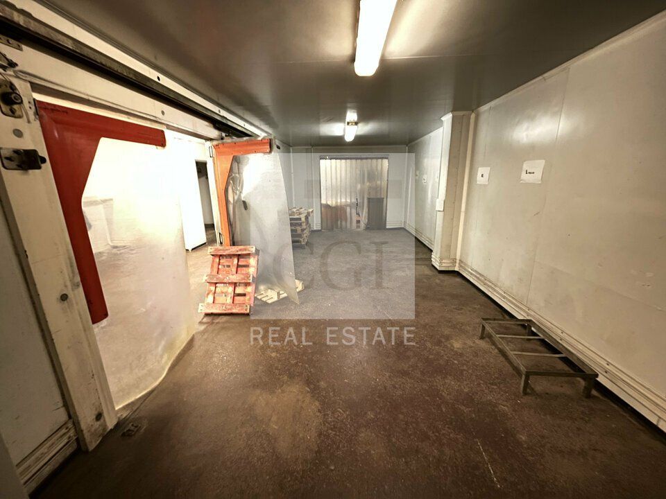 À VENDRE – LOCAL D'ACTIVITÉS DE 550 M² – LYON 2ᵉ – EMPLACEMENT RARE ET GRANDE VISIBILITÉ !