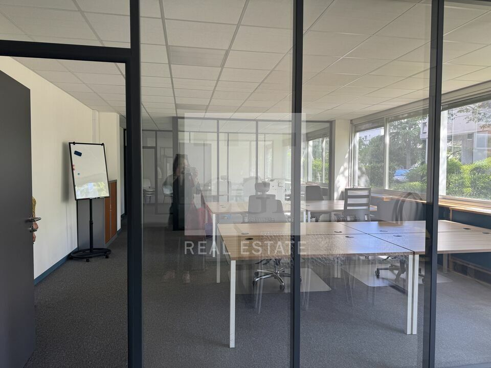 À LOUER – BUREAUX MODULABLES DÈS 15 M² – VILLEURBANNE / PROXIMITÉ PÉRIPHÉRIQUE & PARC DE LA TÊTE D'OR