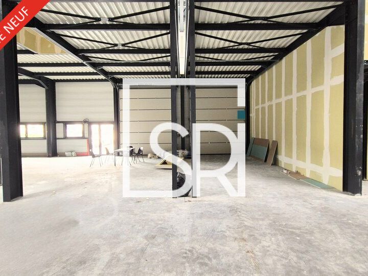 NEUF - LOCATION LOCAL D'ACTIVITÉ / ENTREPOT / BUREAUX 1 700 M2 DIVISIBLES - ZI LE BREZET - 63000 CLERMONT-FERRAND