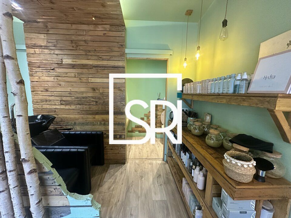 CESSION DROIT AU BAIL SALON DE COIFFURE -  LOCAL COMMERCIAL TRIANGLE D'OR 33 M² - 03200 VICHY 