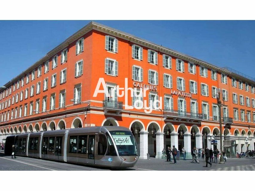 Location local commercial 205 m² non divisibles