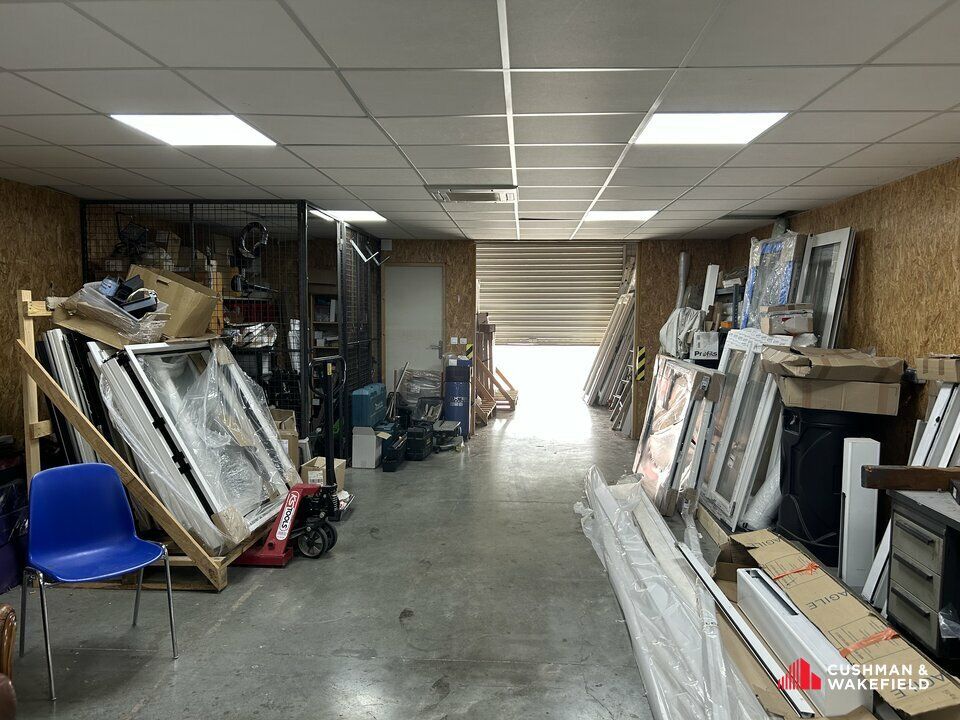 Saint-Jean-d'Illac - Cellule de 215 m² à louer 