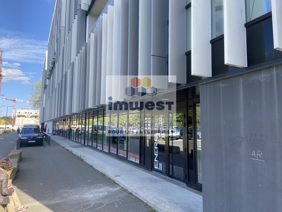Location local commercial 184 m² non divisibles