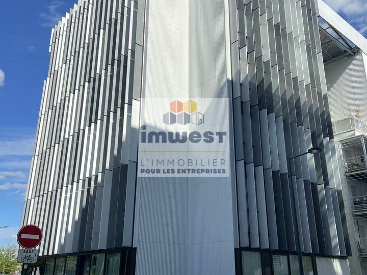 A LOUER - LOCAL COMMERCIAL - Rennes Nord Saint Martin - 184m²