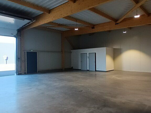 Location local d''activites 240 m² divisibles à partir de 80 m²