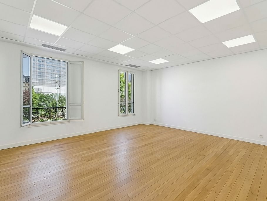 Location bureaux 78 m² non divisibles