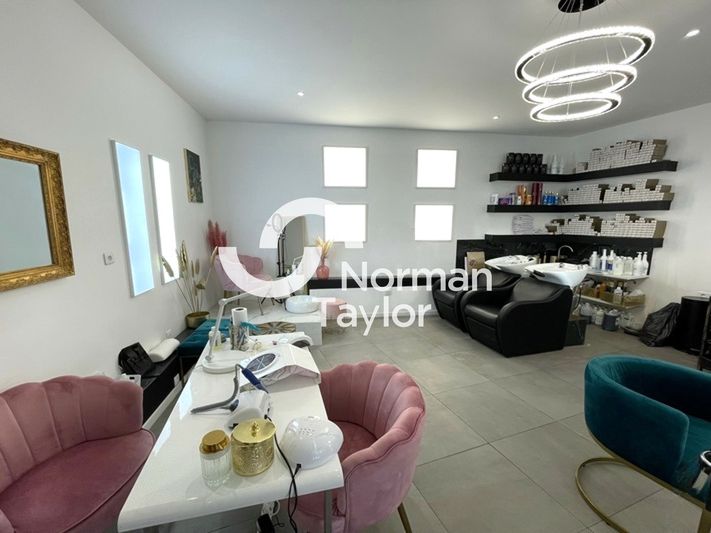 Vente fonds de commerce 64 m² non divisibles