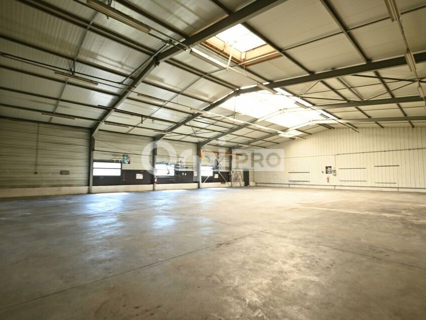 Location local d''activites 664 m² non divisibles