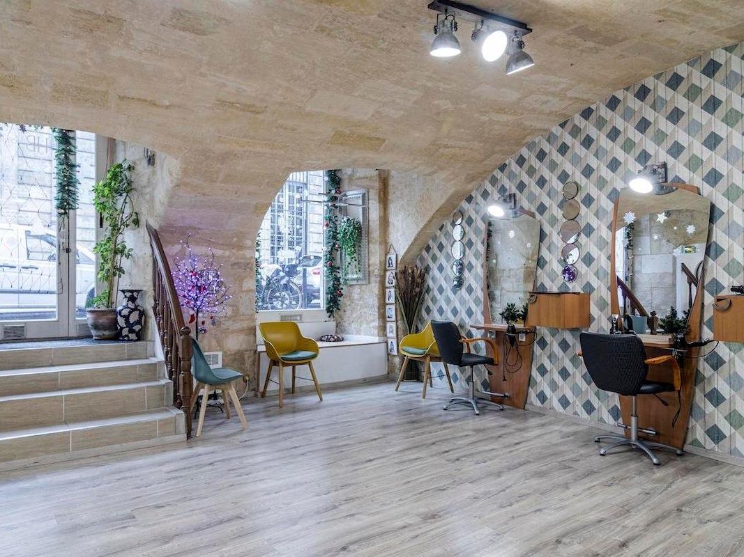 Location local commercial 60.00 m² à BORDEAUX