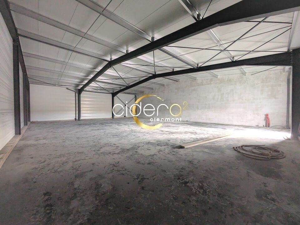 Location local d''activites 296 m² non divisibles