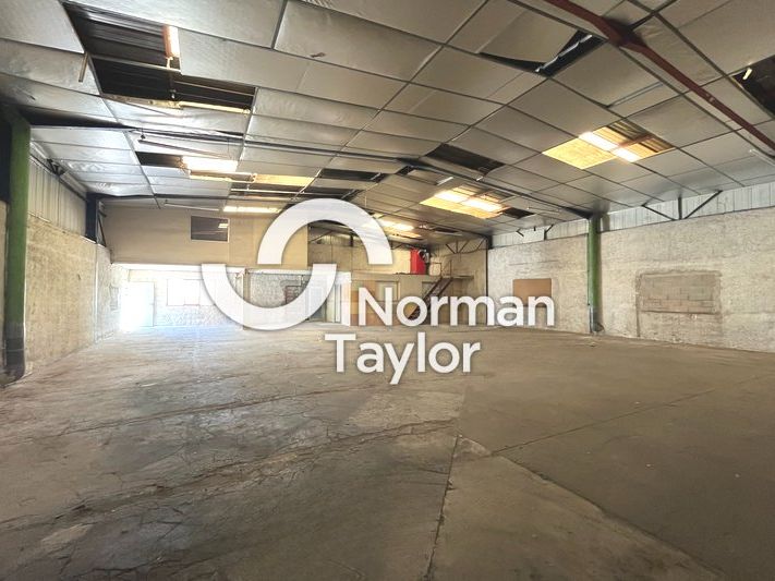 Location local d''activites 335 m² non divisibles