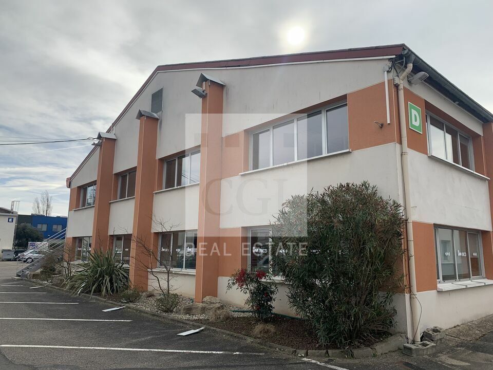 Installez votre entreprise dans des bureaux tout équipés, avec parkings, sécurité et confort à deux pas de Lyon