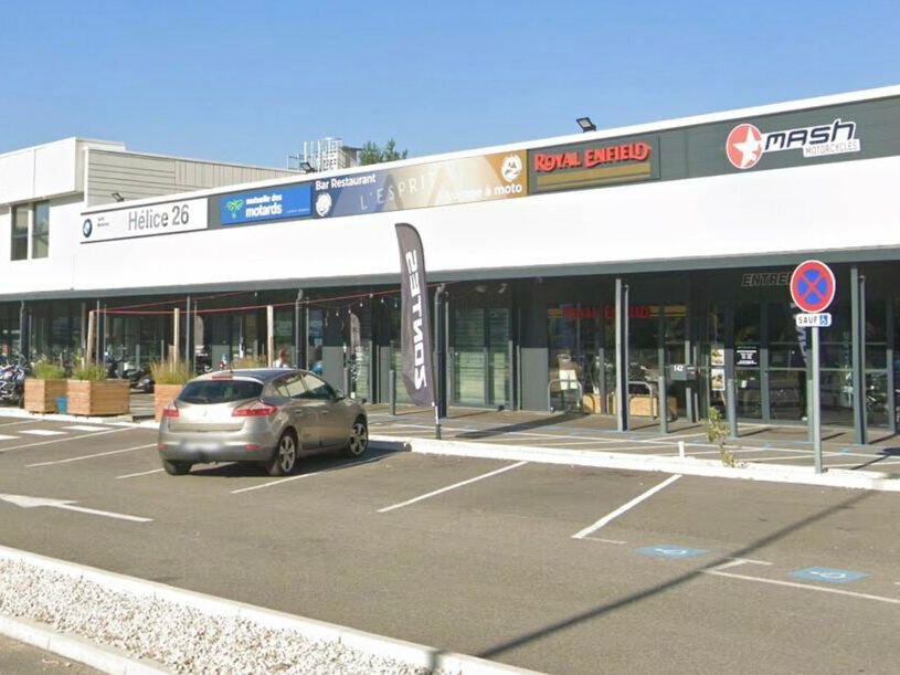 Vente local commercial 670 m² non divisibles