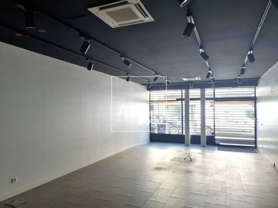 Beau local entièrement refait à neuf !