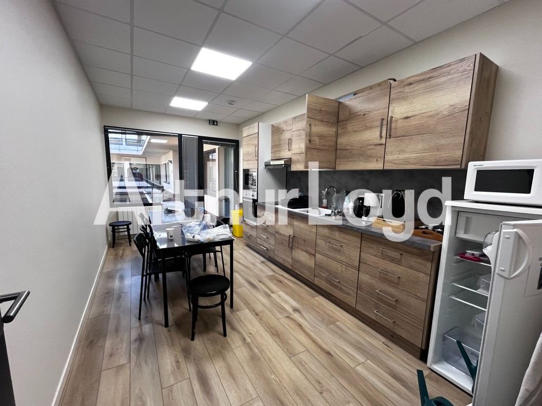 Location bureaux 95.30 m² à CAEN