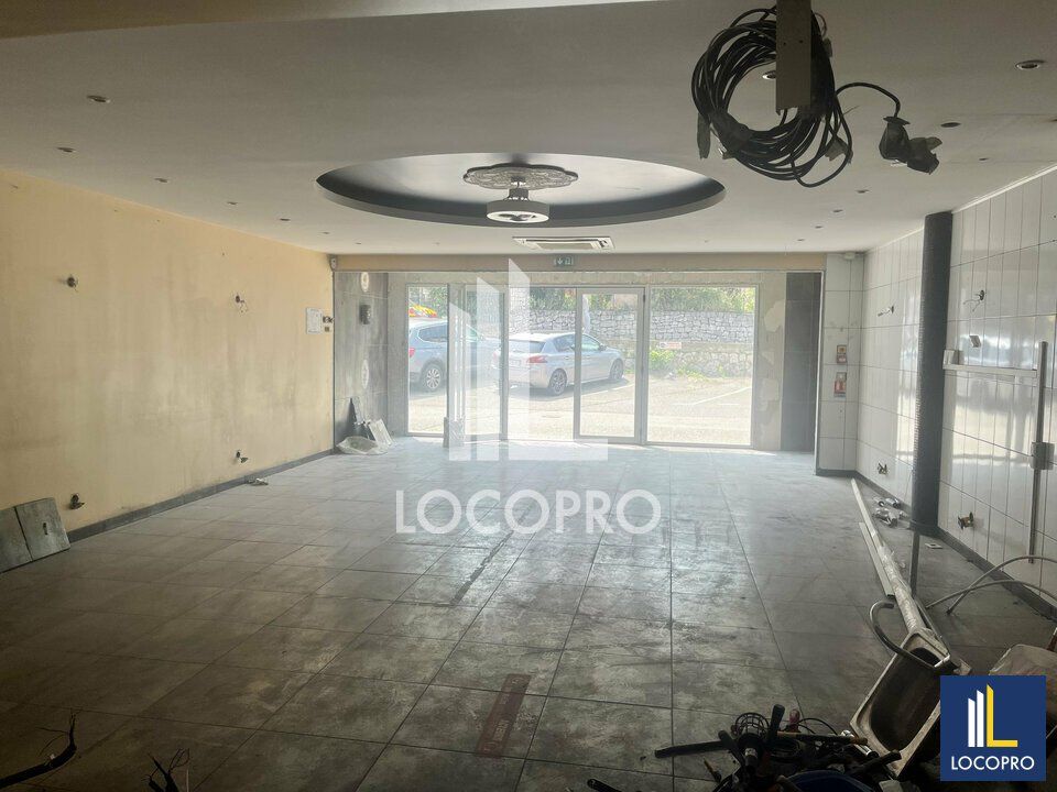 A LOUER - LOCAL COMMERCIAL - 100 M2 - GRASSE