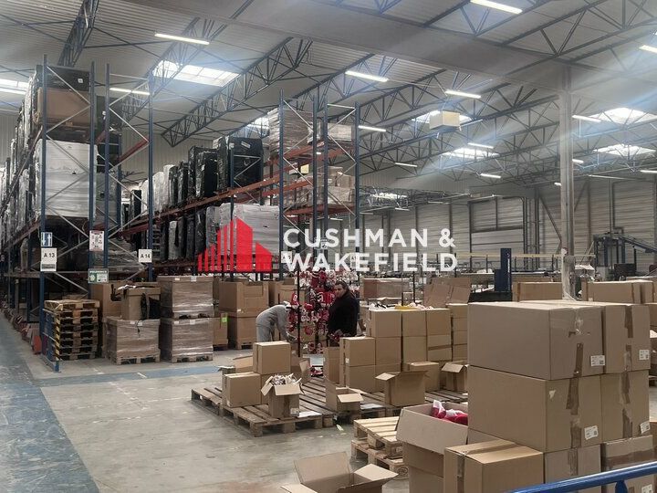 Location entrepot 14230 m² divisibles à partir de 6589 m²