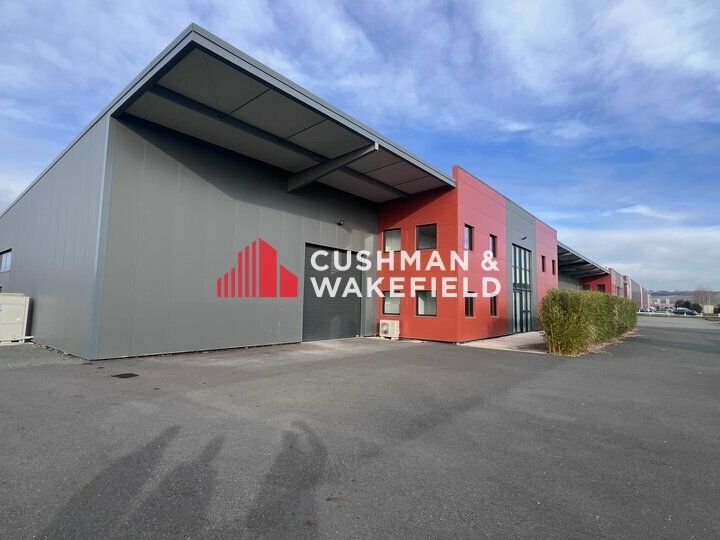 Vente local d''activites 1150 m² non divisibles