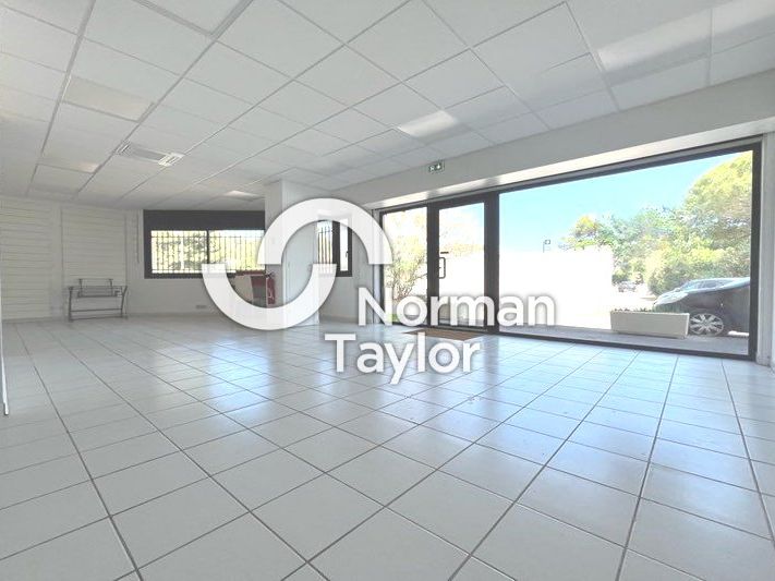 Location local commercial 90 m² non divisibles