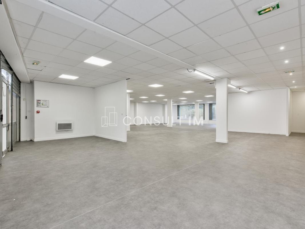 Location local commercial 275 m² non divisibles