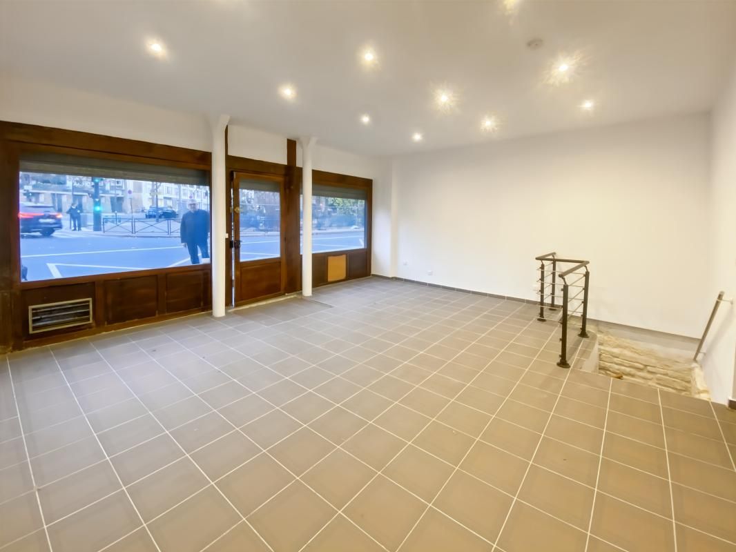 Location local commercial 80 m² non divisibles