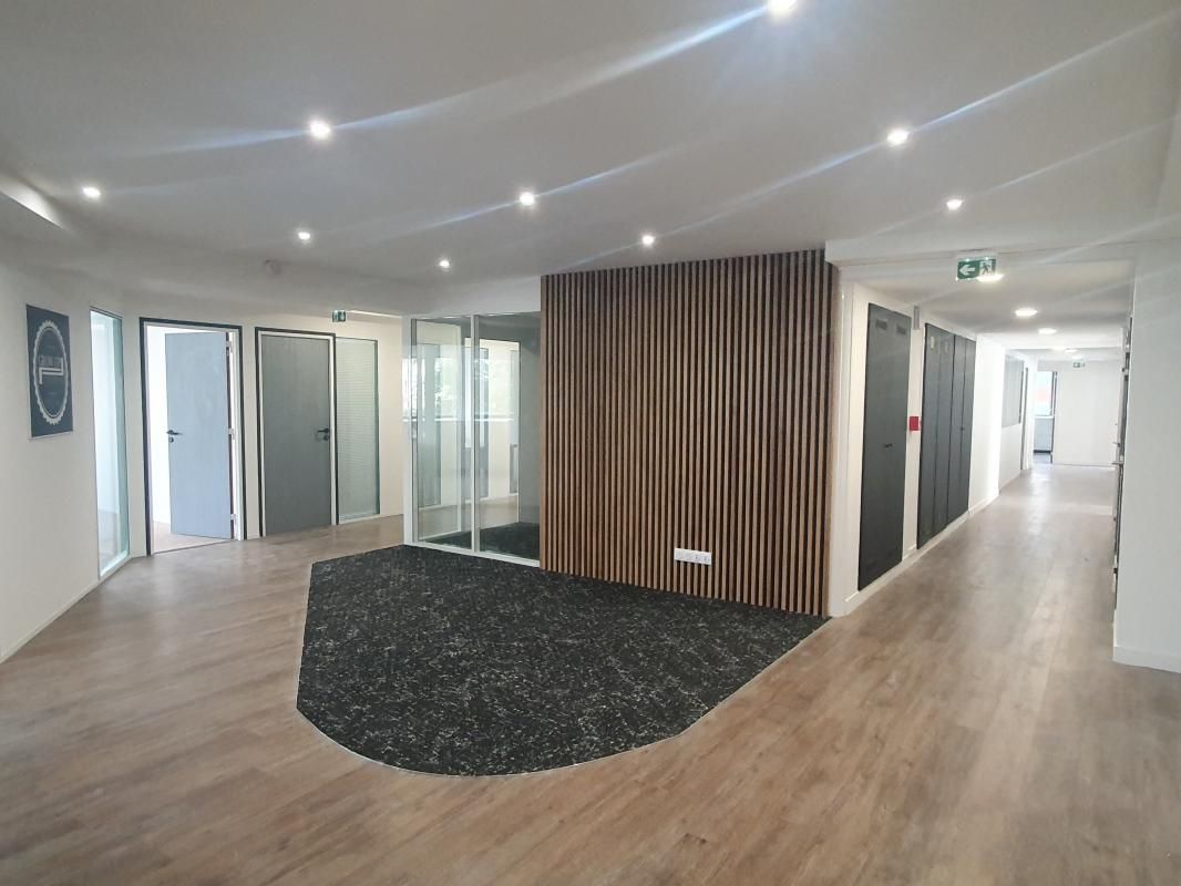 Location bureaux 368 m² non divisibles