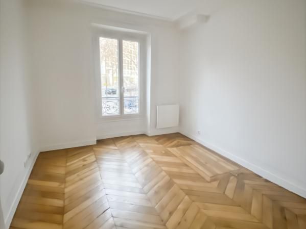 Location bureaux 80 m² non divisibles