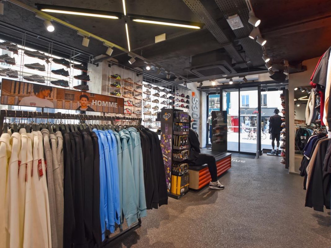 Location local commercial 325 m² non divisibles