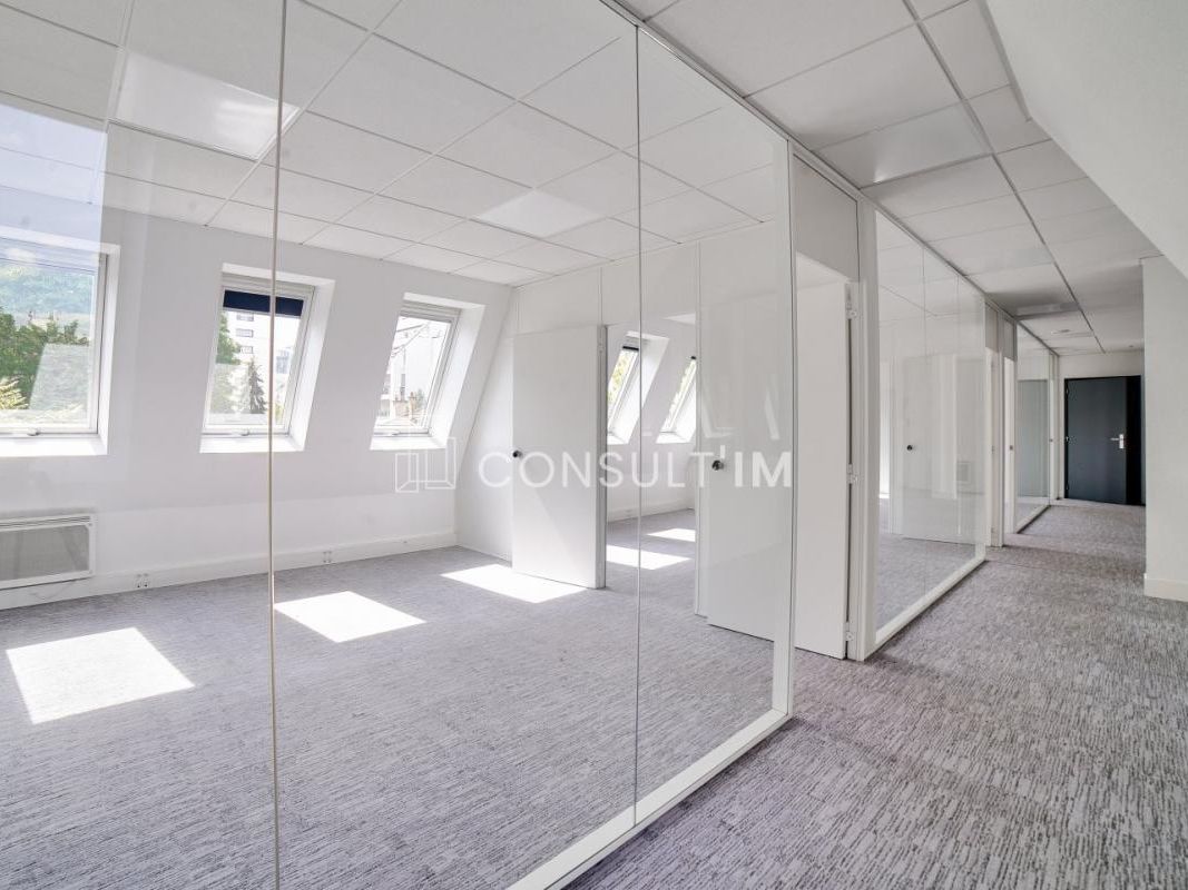Vente bureaux 227 m² non divisibles