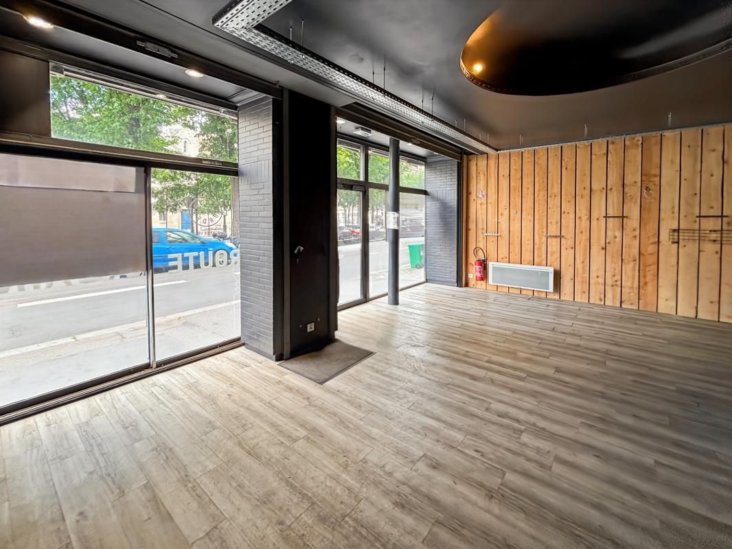 Location local commercial 115 m² non divisibles