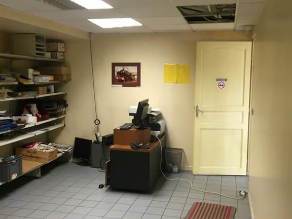 Location local commercial 149 m² non divisibles