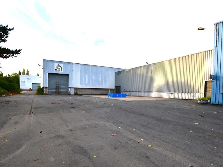 Location entrepôts 7873 m² divisibles à partir de 300 m²