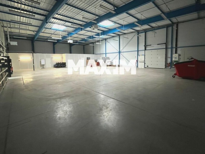 Proche rocade et autoroute du Sud - Locaux à découvrir