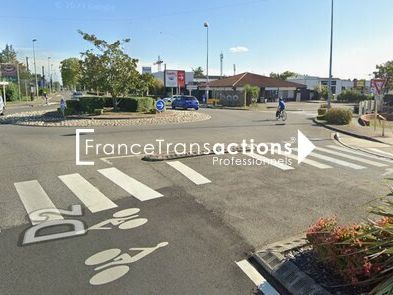 A LOUER LOCAL COMMERCIAL 184 m² BEAUZELLE N°1