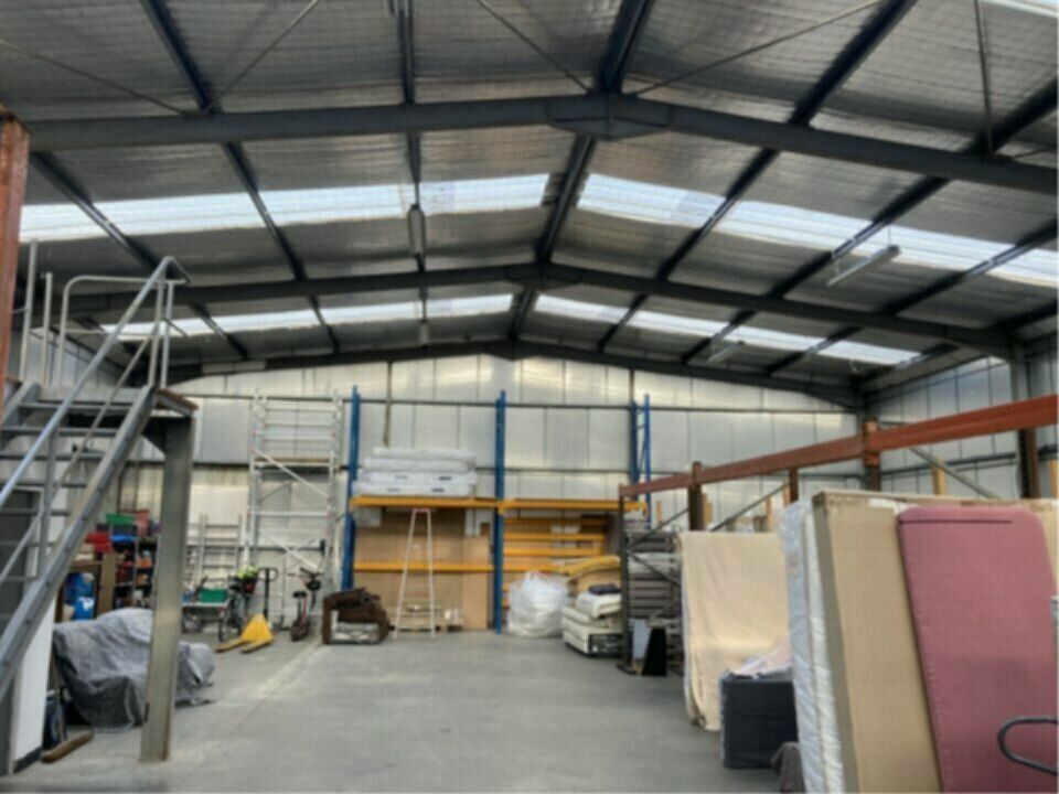 Vente local d''activites 410 m² non divisibles