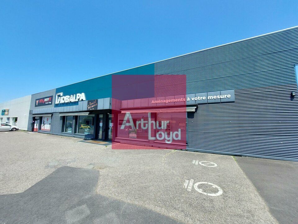 Location local commercial 560 m² non divisibles