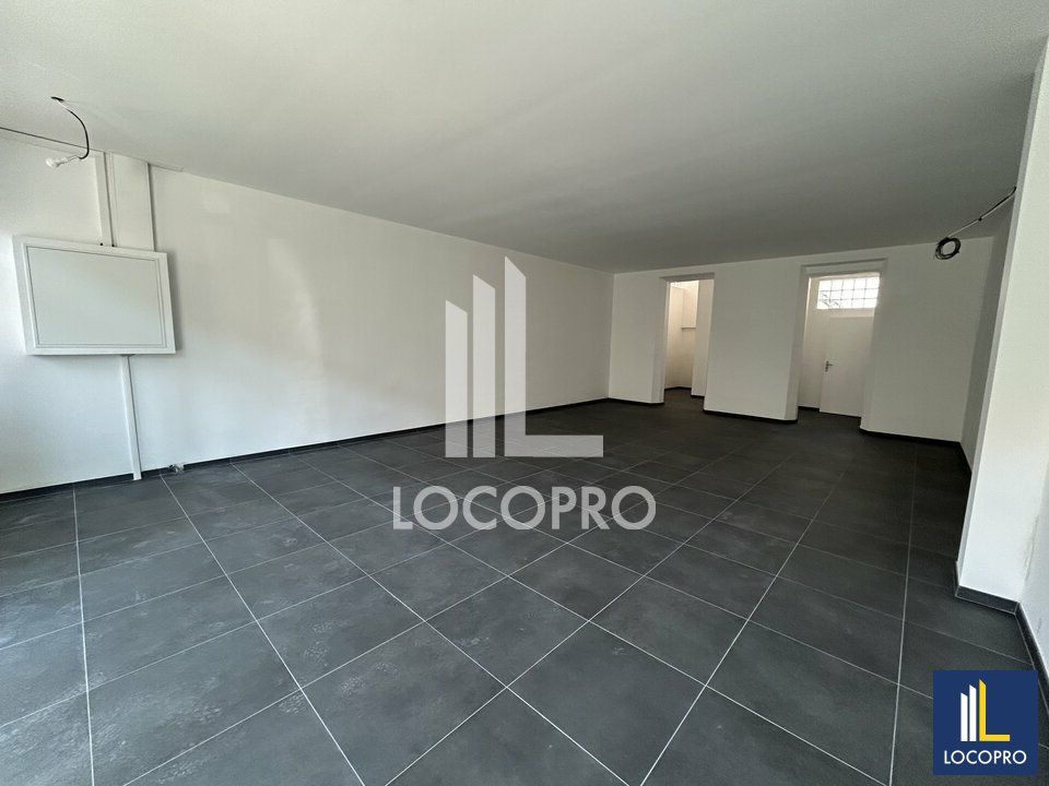  A LOUER - LOCAL COMMERCIAL - 95 M2 - AVENUE FRANCIS TONNER
