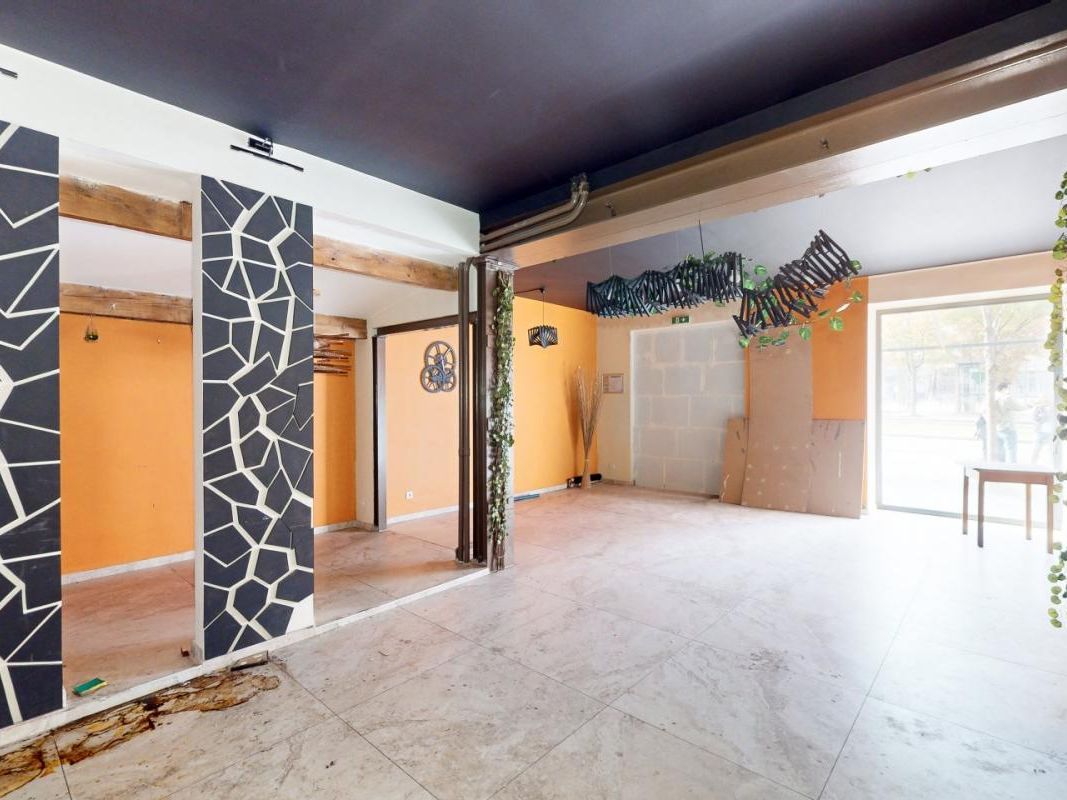 Location local commercial 74 m² non divisibles