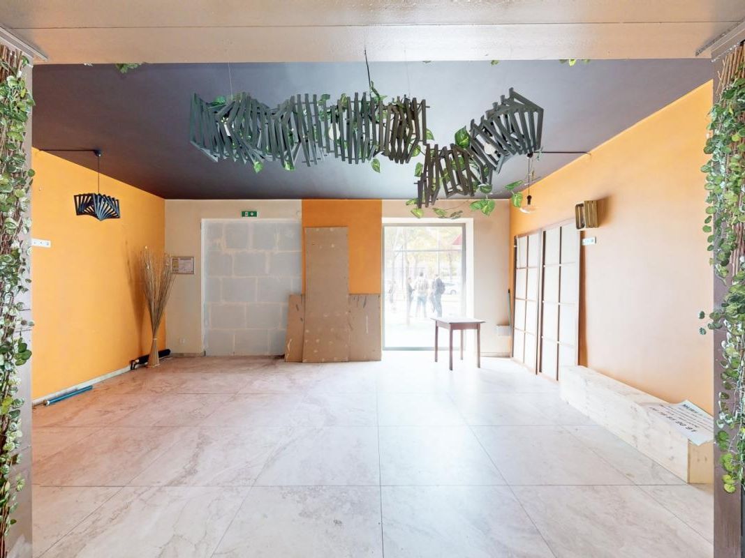 Location local commercial 74 m² non divisibles