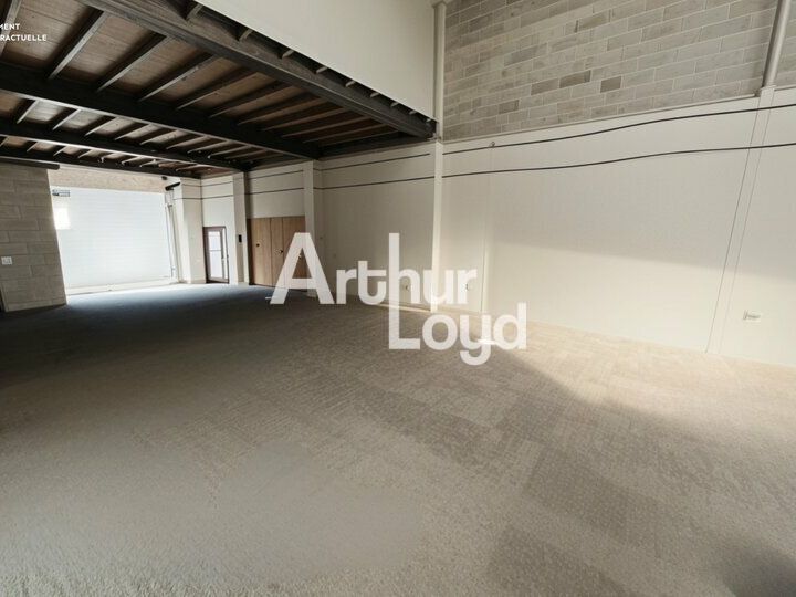 Location local d''activites 218 m² non divisibles
