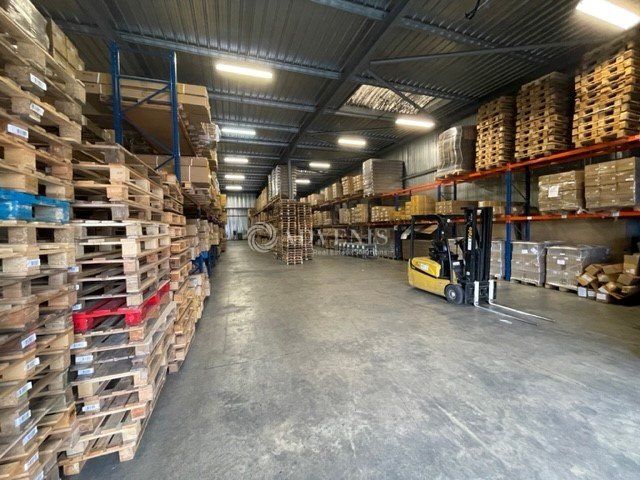 Location local d''activites 4285 m² non divisibles