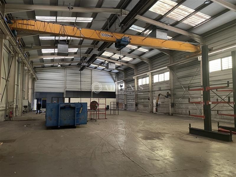Location local d''activites 958 m² non divisibles